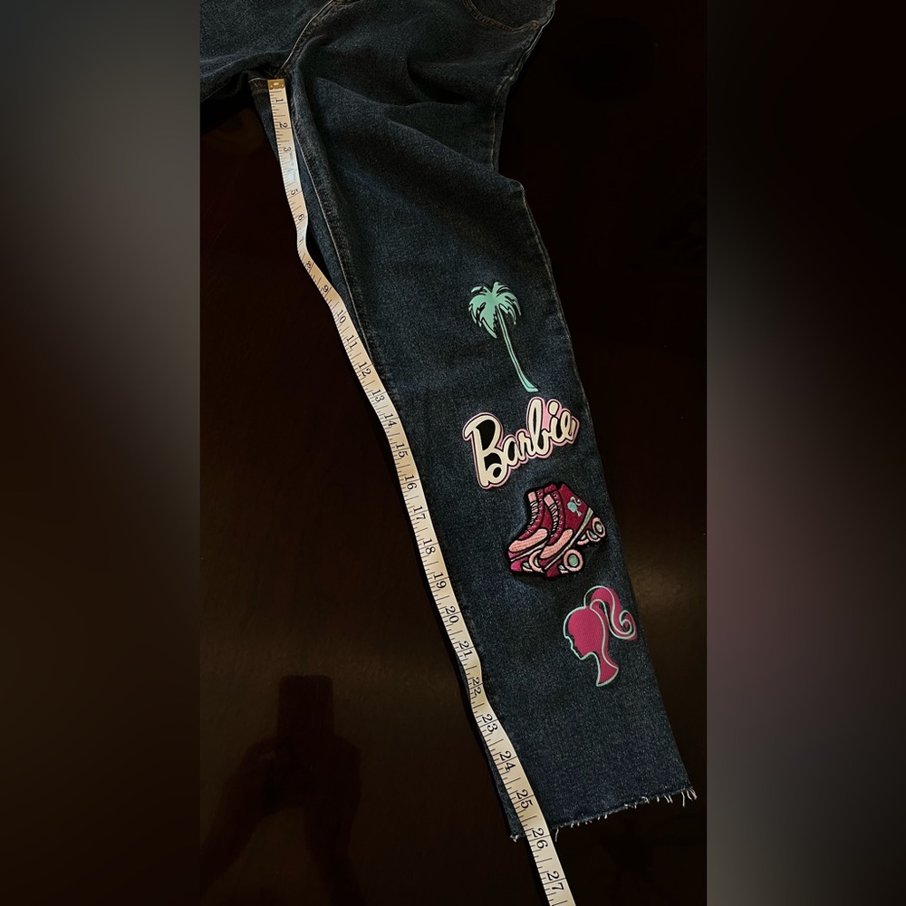 Barbie Graphic girls blue jeans size 14 patches frayed ankle - Picture 8 of 9